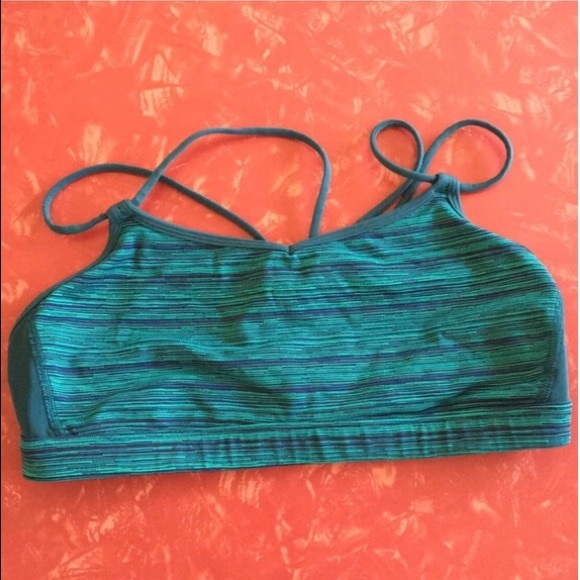 Lululemon make a move bra size 8 - Picture 3 of 6